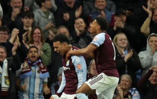 Watkins lập kỷ lục vĩ đại, Aston Villa vùi dập Bologna 4-0 để vào bán kết