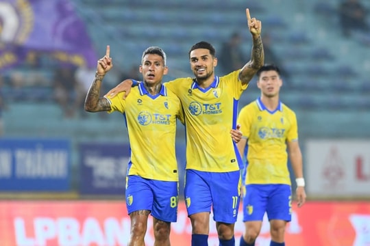 Hà Nội FC ngược dòng 4-2 trước Becamex TPHCM: Đêm diễn rực rỡ của Đỗ Hoàng Hên