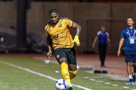 Tiền đạo Rimario Gordon ẩn ý chia tay Thanh Hóa giữa cuộc đua trụ hạng V.League