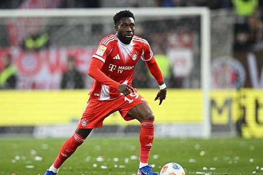 Manchester United và canh bạc Alphonso Davies: Rủi ro lớn liệu có đi kèm lợi nhuận cao?