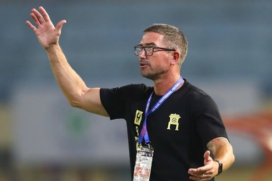 HLV Harry Kewell chưa hài lòng dù Hà Nội FC thắng Becamex TP.HCM 4-2
