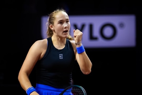 Mirra Andreeva đánh bại Iga Swiatek lần thứ 3 liên tiếp tại Stuttgart Open