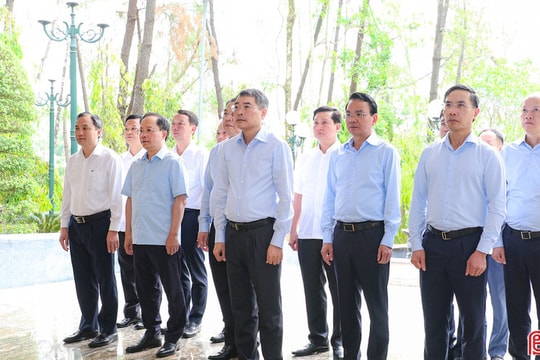 Thủ tướng Chính phủ Lê Minh Hưng dâng hương tại Khu di tích Ngã ba Đồng Lộc