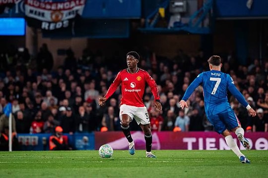 Kobbie Mainoo rực sáng tại Stamford Bridge: Lời giải đanh thép cho sai lầm của Ruben Amorim