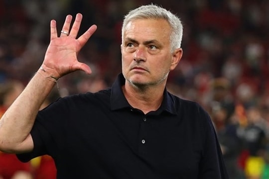 Tin chuyển nhượng 19/4: Real Madrid cân nhắc tái hợp Jose Mourinho, Bayern Munich tranh giành Morgan Rogers