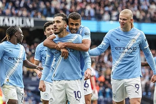 Man City hạ Arsenal 2-1: Haaland tỏa sáng, cuộc đua vô địch Ngoại hạng Anh rực lửa