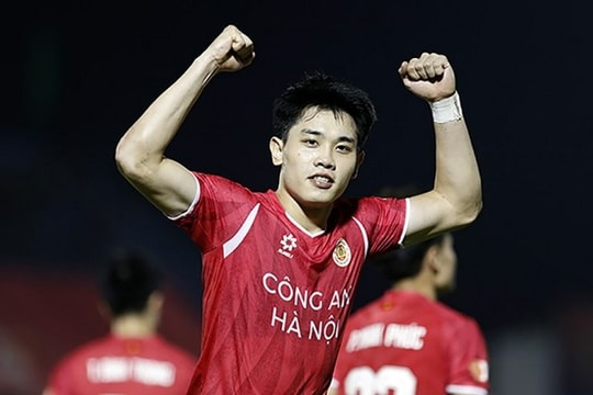 Đình Bắc rực sáng giúp CAHN thắng 3-0: HLV Polking tin học trò còn tiềm năng lớn