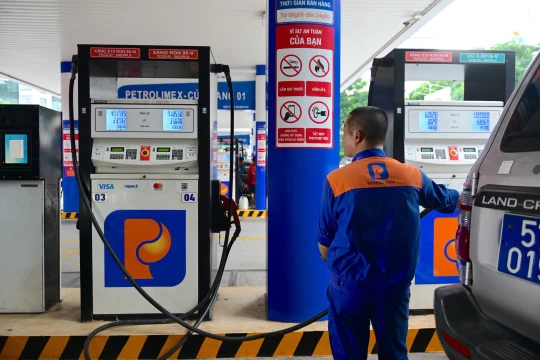 Giá xăng dầu hôm nay 22/4/2026: Bảng giá tại Petrolimex, PVOIL, Mipec