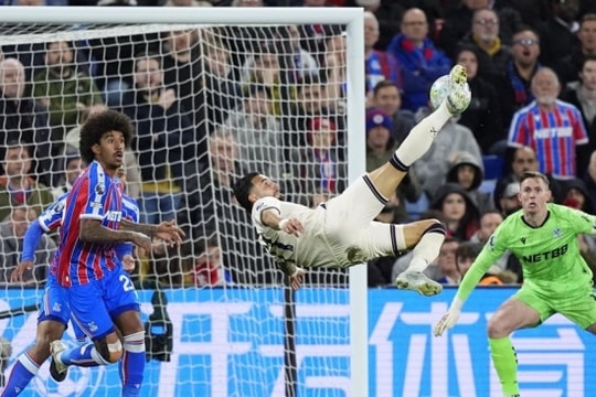 West Ham hòa Crystal Palace 0-0: Wolves chính thức xuống hạng Ngoại hạng Anh