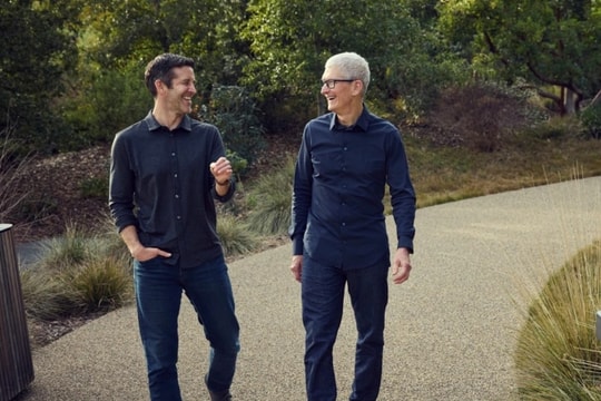 Tim Cook rời ghế CEO Apple: John Ternus kế nhiệm dẫn dắt đế chế 4.000 tỷ USD