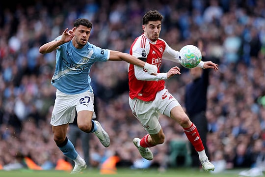 Arsenal thua Man City 1-2: Thất bại thắp sáng hy vọng vô địch Ngoại hạng Anh