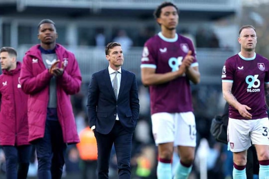 Burnley đối diện án tử tại Ngoại hạng Anh trước màn tiếp đón Man City