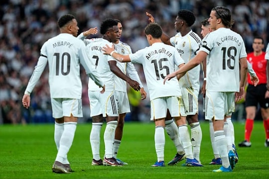 Real Madrid 2-1 Alaves: Mbappe giải hạn và lời xin lỗi từ Vinicius Junior