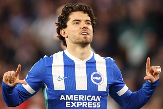 Brighton 3-0 Chelsea: Ferdi Kadioglu rực sáng đẩy The Blues vào khủng hoảng kỷ lục
