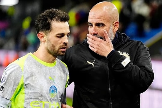 Manchester City chiếm ngôi đầu Ngoại hạng Anh và bài toán quá tải của Pep Guardiola