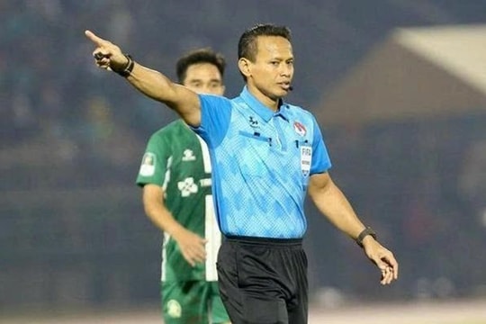 V-League quyết định mời hai trọng tài FIFA Malaysia điều hành các trận cầu then chốt tại vòng 20
