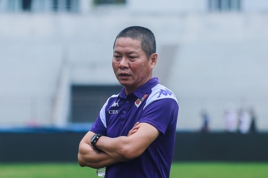 HLV Chu Đình Nghiêm nhận lót tay kỷ lục tại Ninh Bình, U17 Việt Nam vào chung kết Đông Nam Á