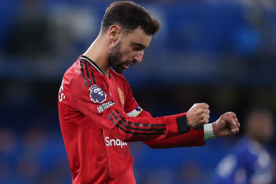 Bruno Fernandes và cuộc đua Cầu thủ hay nhất Ngoại hạng Anh: Đẳng cấp vượt tầm tập thể