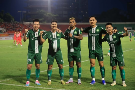Minh Vương lập cú đúp kiến tạo, Đồng Nai đánh bại Quy Nhơn 2-1 để xây chắc ngôi đầu
