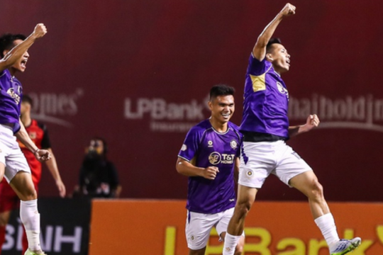 HLV Harry Kewell hài lòng khi Hà Nội FC hạ Ninh Bình 3-2 bằng lối chơi bản sắc