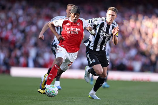 Arsenal chiếm ngôi đầu Ngoại hạng Anh: Nỗi lo từ bản hợp đồng 50 triệu bảng Noni Madueke