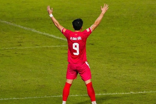 Nguyễn Đình Bắc lập hat-trick lịch sử: Hiệu suất 7 bàn sau 4 trận tại V-League