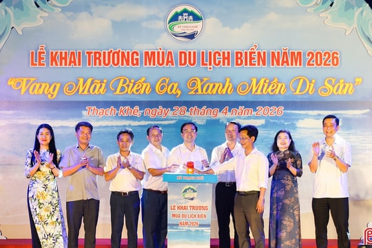 Khai trương du lịch biển Thạch Hải: Vang mãi biển ca - Xanh miền di sản