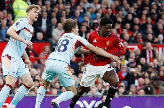 Kobbie Mainoo: Nhịp kế hoàn hảo đưa Manchester United tiến sát Champions League