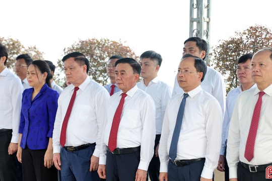 Thường trực Ban Bí thư Trần Cẩm Tú tri ân Tổng Bí thư Trần Phú, các anh hùng liệt sỹ, Mẹ Việt Nam anh hùng ở Hà Tĩnh