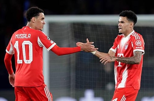 Bayern Munich thua PSG 4-5 tại Champions League: Khi Hùm xám tự bắn vào chân