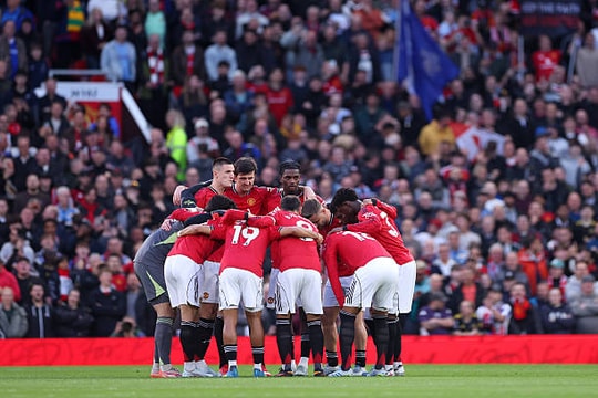 Man Utd tiến sát Champions League và cuộc đại tu nhân sự tại Old Trafford