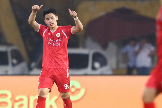 Tiền đạo Nguyễn Đình Bắc lọt tầm ngắm Vissel Kobe sau chuỗi phong độ ghi bàn bùng nổ