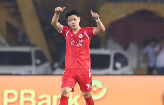 Đình Bắc rực sáng với 7 bàn sau 4 trận, Tiến Linh chạm đáy phong độ tại V.League