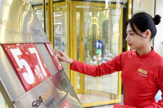 Lãi suất ngân hàng hôm nay 29/4: 33 nhà băng giảm mạnh tới 0,9% một năm