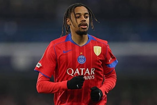 Tin chuyển nhượng 29/4: Liverpool chuẩn bị 100 triệu euro cho Barcola; Barca muốn tái ngộ Marc Cucurella