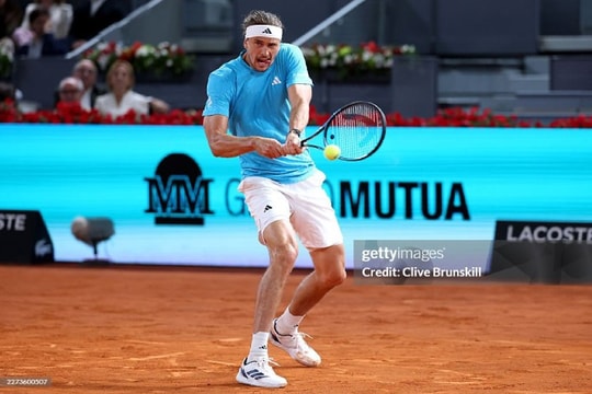 Zverev vượt khó trước hiện tượng Mensik để tiến vào tứ kết Madrid Open