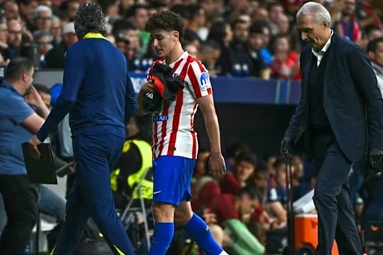 Atletico Madrid lo sốt vó vì chấn thương của Julian Alvarez trước thềm lượt về với Arsenal