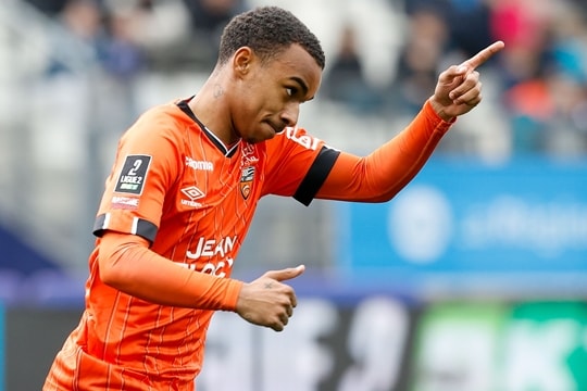 MU quyết đấu Man City vì truyền nhân Wayne Rooney: Thương vụ 69 triệu bảng đột phá