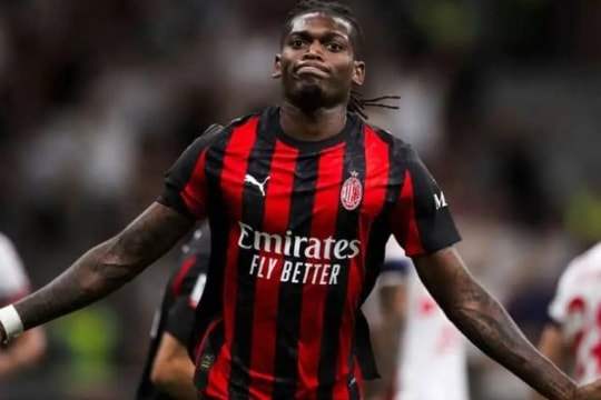 Tin chuyển nhượng 30/4: MU nhắm trao đổi Rafael Leao, Barca quyết đấu Arsenal giành Julian Alvarez