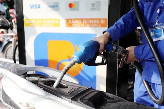 Giá xăng dầu hôm nay 2/5/2026: Bảng giá tại Petrolimex, PVOIL, Mipec, GIANGNAMPETROL