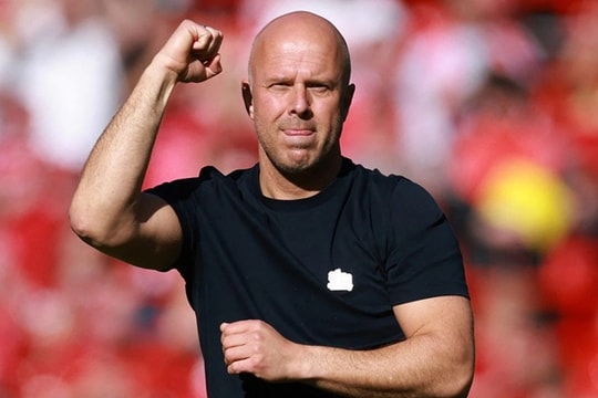 Arne Slot và sự kiên định tại Anfield: Tại sao rời đi không phải lựa chọn của chiến lược gia người Hà Lan?