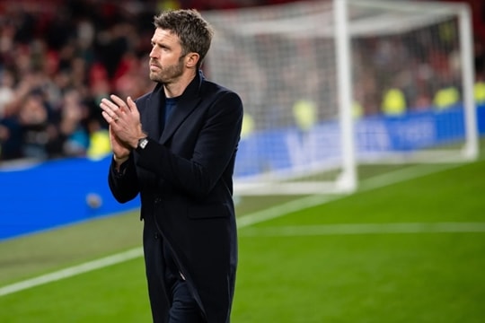 Michael Carrick và bí mật chiến thuật tại MU: Di sản từ Louis van Gaal đến Sir Alex