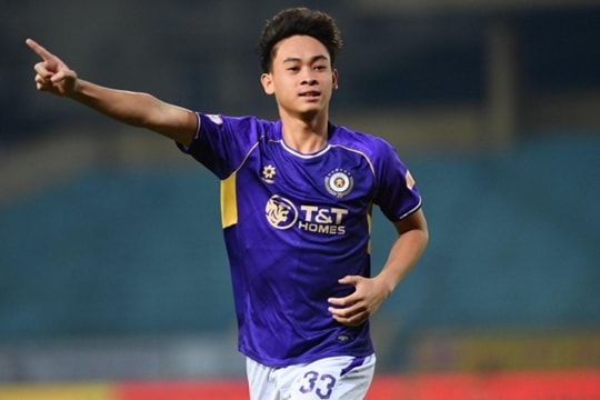 Nguyễn Anh Tiệp: Trung vệ 20 tuổi cao 1m83 gây sốt với hiệu suất ghi bàn tại Hà Nội FC