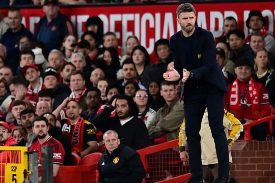 Michael Carrick và bí quyết hồi sinh MU: Sự thực dụng đánh bại lý thuyết của Ruben Amorim