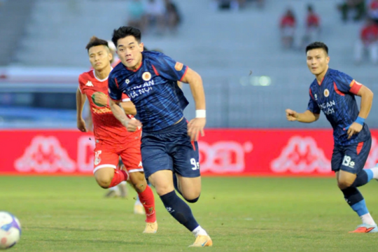 Đình Bắc ghi 8 bàn sau 5 trận: Sát thủ nội thách thức ngoại binh tại V-League