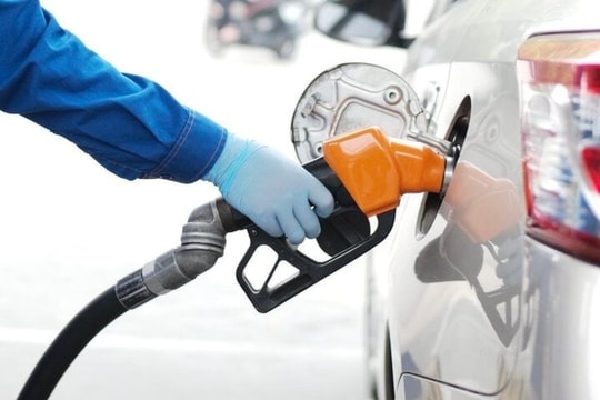 Giá xăng dầu hôm nay 5/5/2026: Bảng giá tại Petrolimex, PVOIL, Mipec, GIANGNAMPETROL