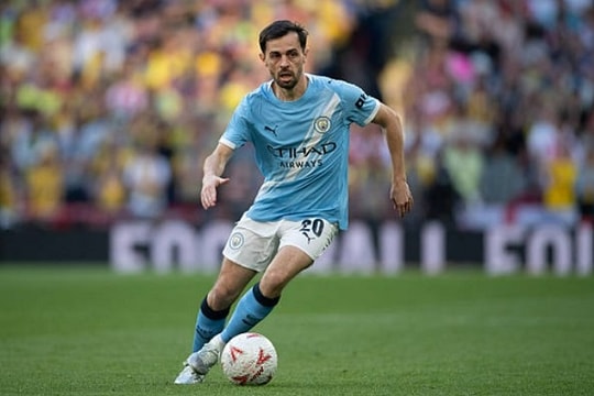 Barca sắp hoàn tất vụ Bernardo Silva, Juventus quyết tâm chiêu mộ Tijjani Reijnders