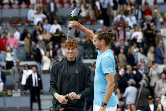 Sinner hủy diệt Zverev tại chung kết Madrid Open 2026: Kỷ lục 58 phút và sự thống trị tuyệt đối
