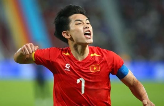 Nguyễn Đình Bắc 2026 và Nguyễn Quang Hải 2018: Sự kế thừa hay một cuộc lật đổ lịch sử?