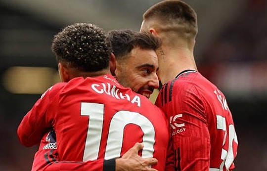 Bruno Fernandes: Nhạc trưởng thầm lặng giúp Manchester United hạ Liverpool 3-2
